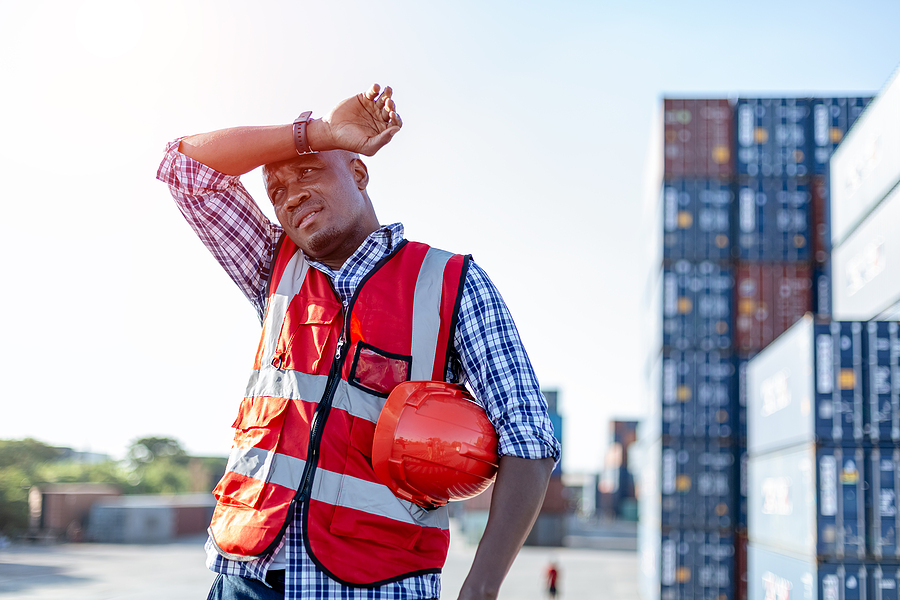 plant-workers-in-heat-in-construction-